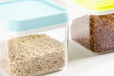 storing rice in food container